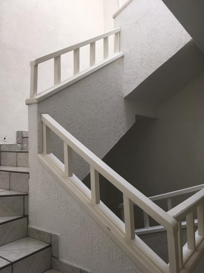 Casa Bravia - Hostal Para Mujeres กัวดาลาฮารา ภายนอก รูปภาพ